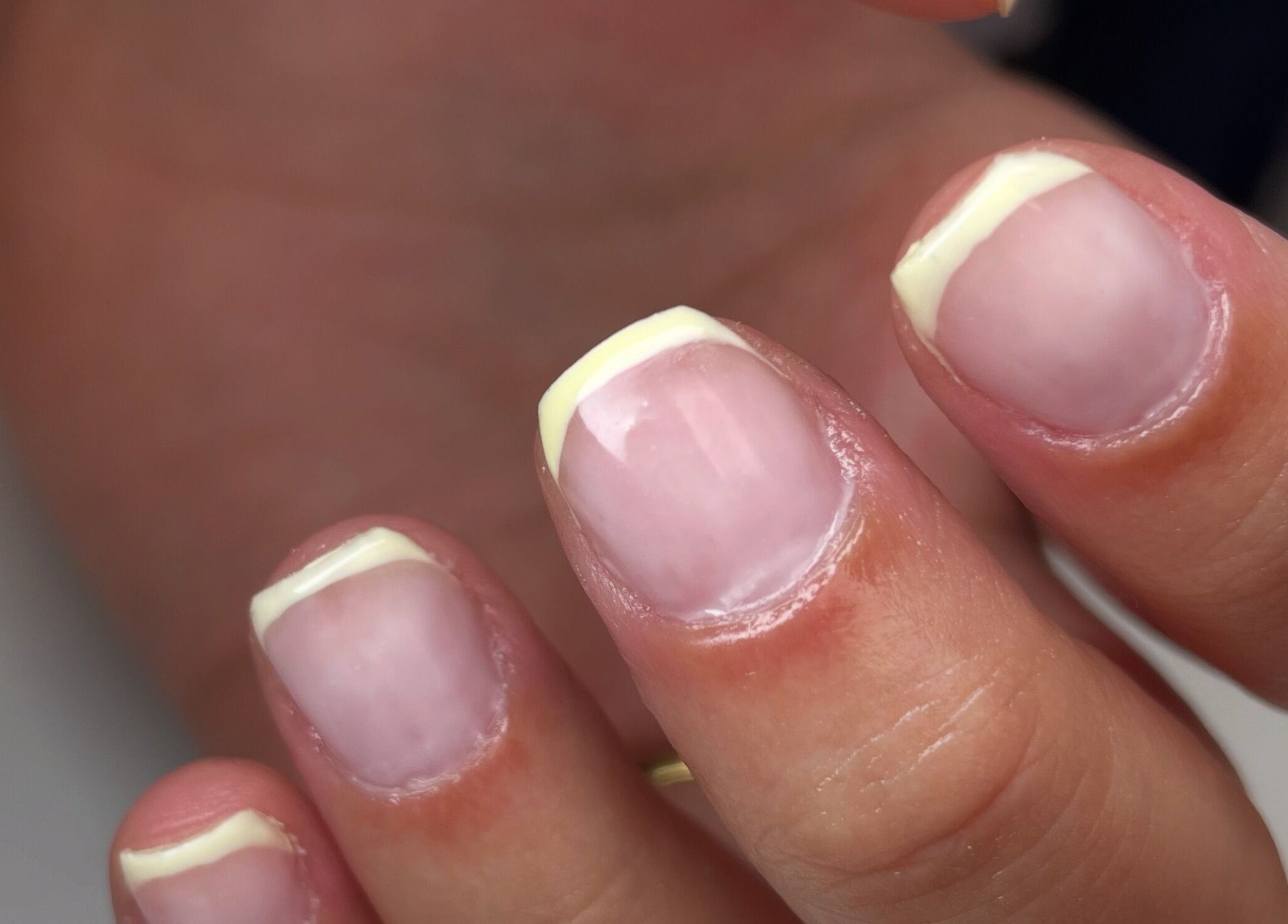 Manicure francesa em Ninails, Felgueiras, Porto, PT. Unhas delicadas e bem cuidadas.