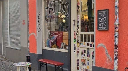Needly Stuff Piercing