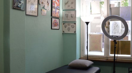 Hình ảnh 2 của Needly Stuff Piercing