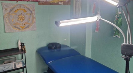 Hình ảnh 3 của Needly Stuff Piercing