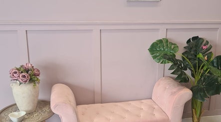 The Fancy Face Clinic imagine 2