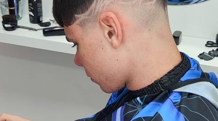 Bordes Barber image 2