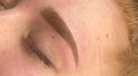 รูปภาพ Jenna’s Brow Bar 3