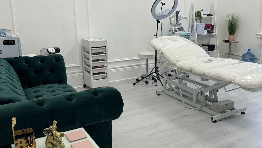 Brows & More Academy Bild 1