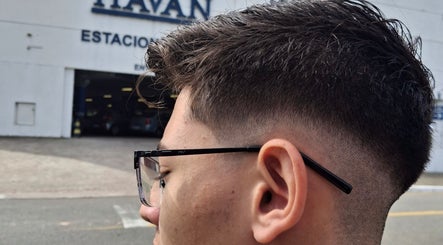 Junior Bruttus Barber