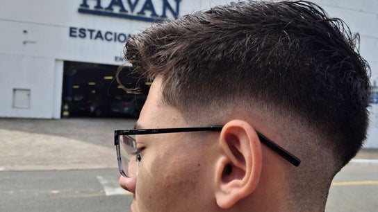 Junior Bruttus Barber