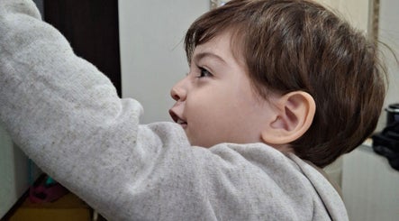 Junior Bruttus Barber, bilde 2