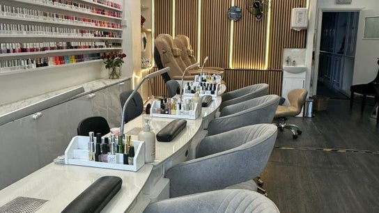Flawless Nails by Jenny