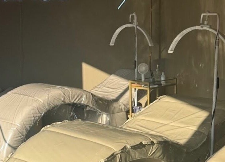 Relaxing treatment room at Petal Beauty by Lydia @ Totally Polished Ilkeston, Ilkeston, England, GB.