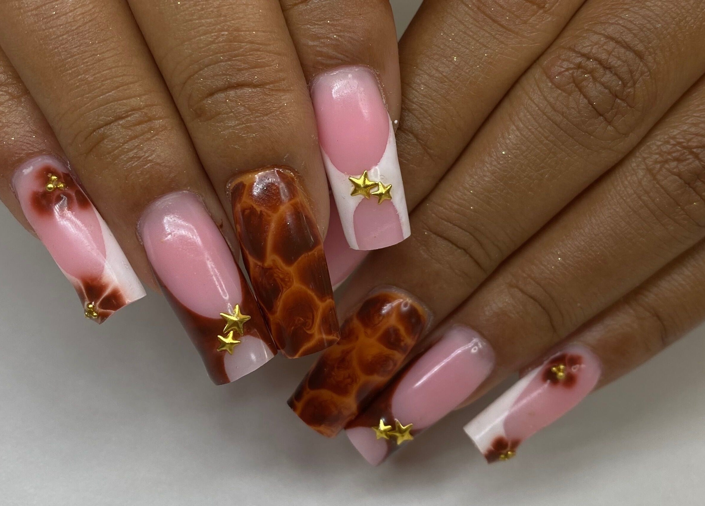 Manucure étoilée chez Magic Mood by Fée, Lamentin, Basse-terre, GP.