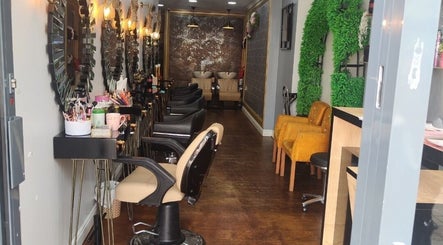 SALON DE SALİİ