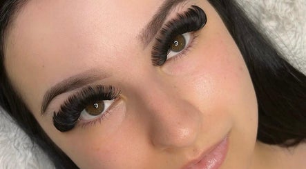 House of Lashes & Co