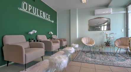 Opulence Strand