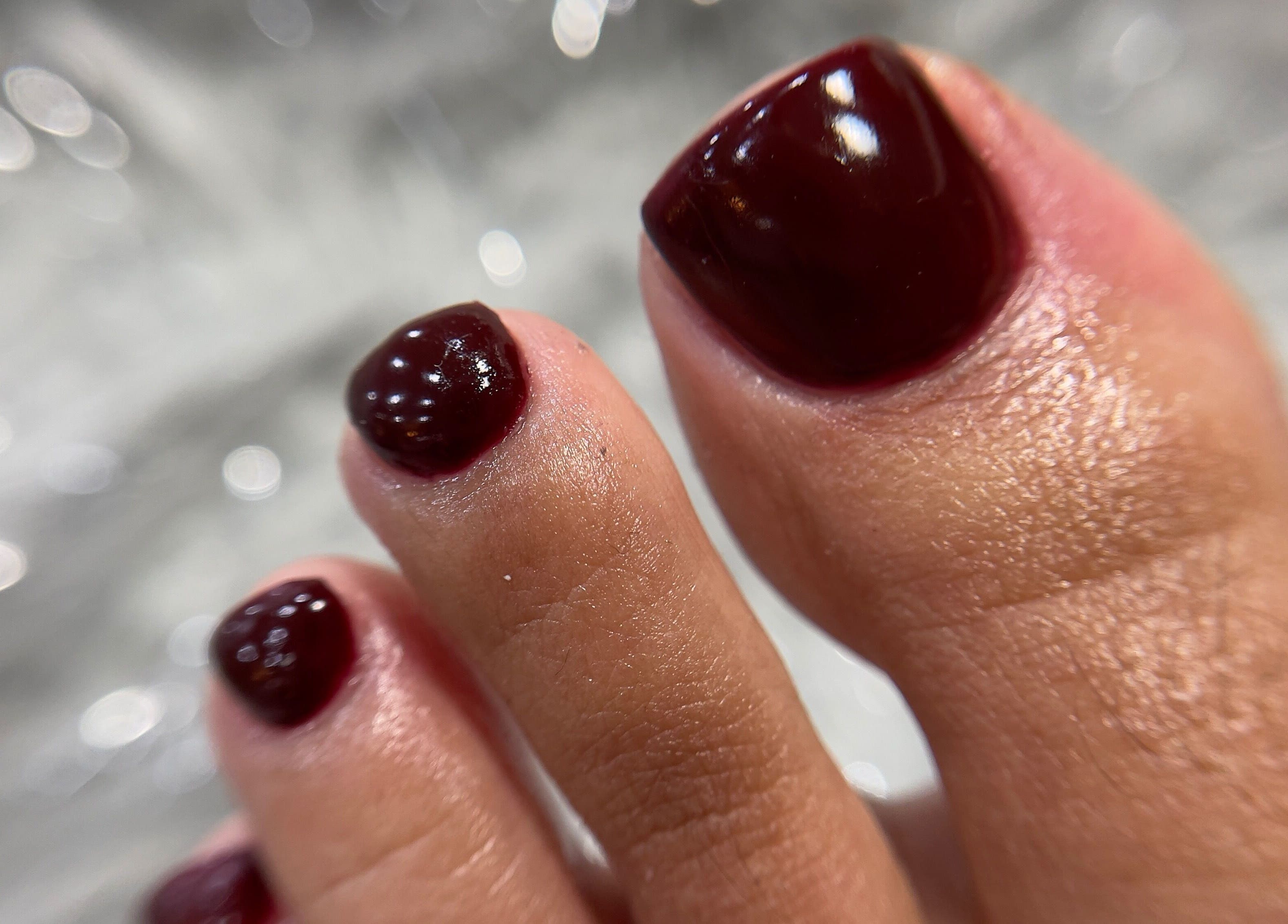 Elegante pedicura en tono oscuro en FaerieClawz by Ada, Bayamón, PR, PR.