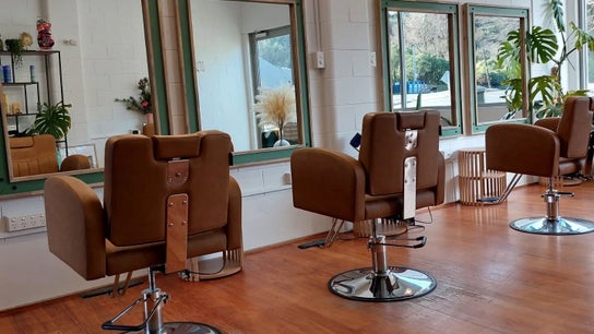 Botanical Blade hair studio