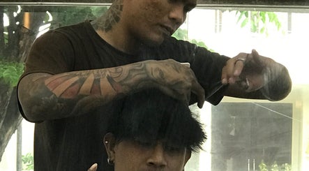 Barber shop image 2