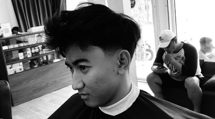 Barber shop image 3