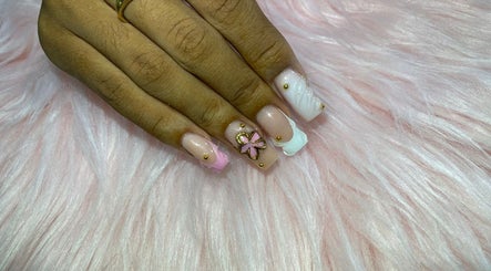 Tips and Toes image 2