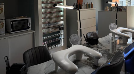 Moderner Nagelstudio-Bereich bei MY BEAUTY, Rapperswil-jona, Sankt Gallen, CH mit professioneller Ausstattung.