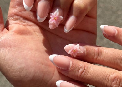 Elegante Blumennageldesigns bei MY BEAUTY, Rapperswil-jona, Sankt Gallen, CH. Perfektion in jedem Detail.