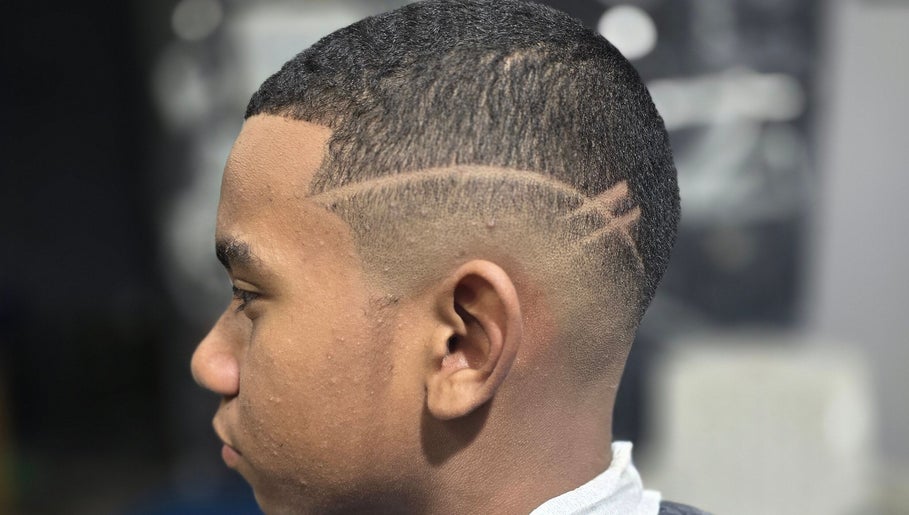 The Barber Family imej 1