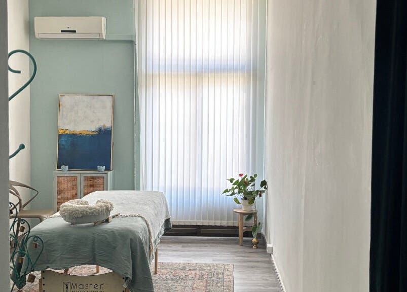 Heaven Massage Barcelona's serene massage room featuring cozy decor in Barcelona, Catalunya, ES.