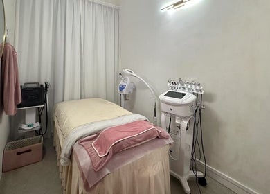 Cozy treatment room at Seasonly Beauty Care, Singapore, Singapore, SG with relaxing ambiance and modern equipment.