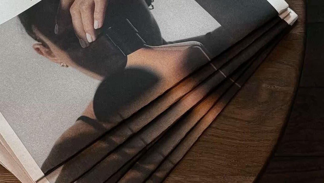 Photo artistique dans le salon LASH LOUNGE à Cenon, Nouvelle-Aquitaine, FR.