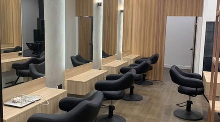 FT hair Beauty & Barbers