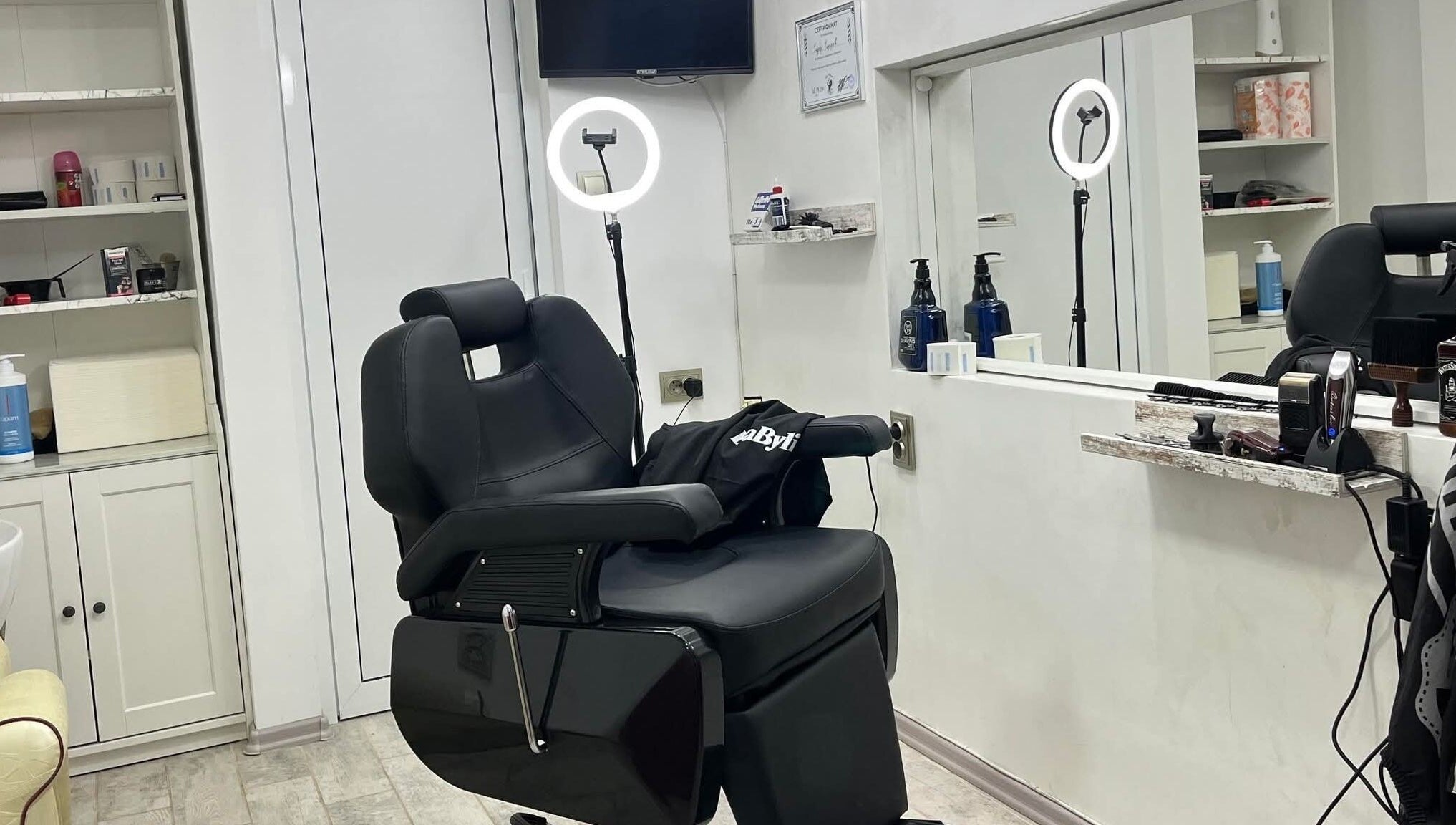 Модерно оборудване в Barber Shop Todorow, Ботевград, Софийска Област, BG.