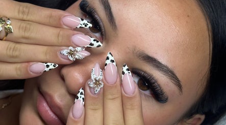 Nailplug image 2