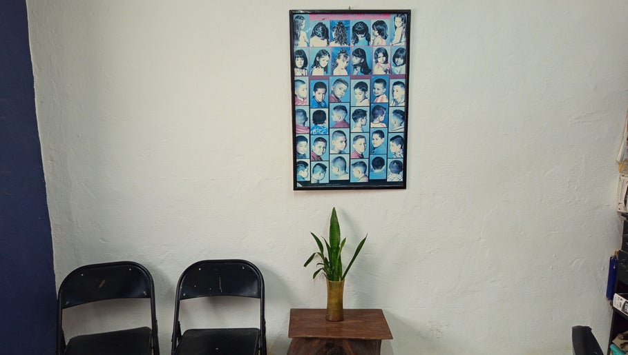 Hairtech Barberia image 1