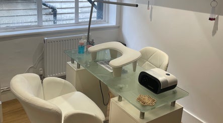 Modern nail station at Viennas beauty in Sevenoaks, England, GB offering a relaxing beauty experience.