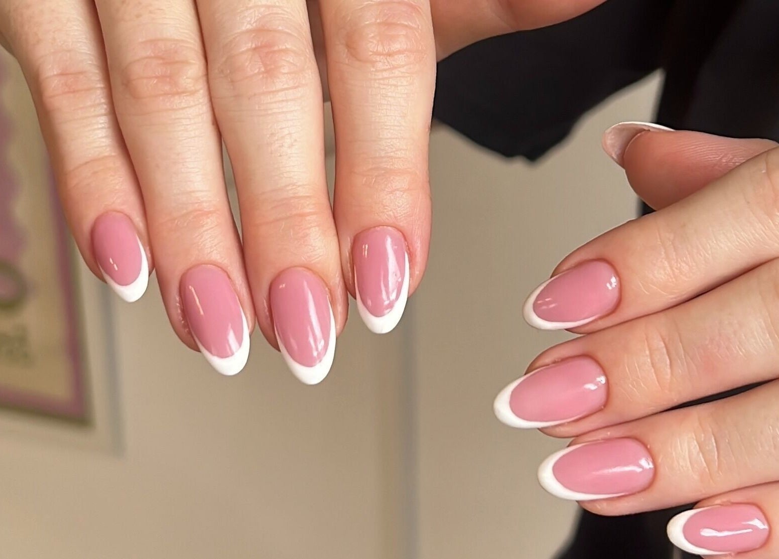 Francoska manikura v ZAVIA'S STUDIO, Ljubljana - Črnuče, Ljubljana, SI. Elegantne rožnate in bele konice.