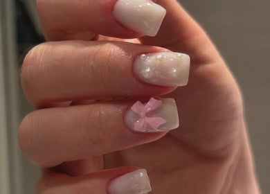Елегантен лаков арт на ноктите в Iana Nails Studio, София, Софийска област, БГ.