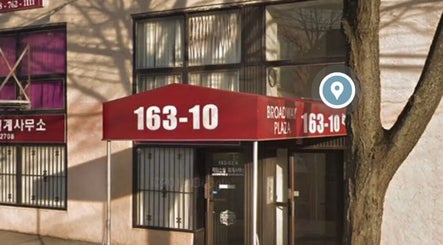 Entrance of COCO EYELASH & BROWS.LLC at Broadway Plaza, New York, New York, US.