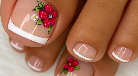 Royal Nails and Beauty, bilde 2