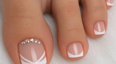 Royal Nails and Beauty, bilde 3
