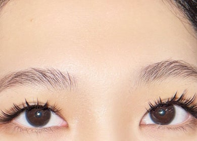 MIU MIU EYELASHES 提供的优雅睫毛延长效果，位于悉尼新南威尔士省。