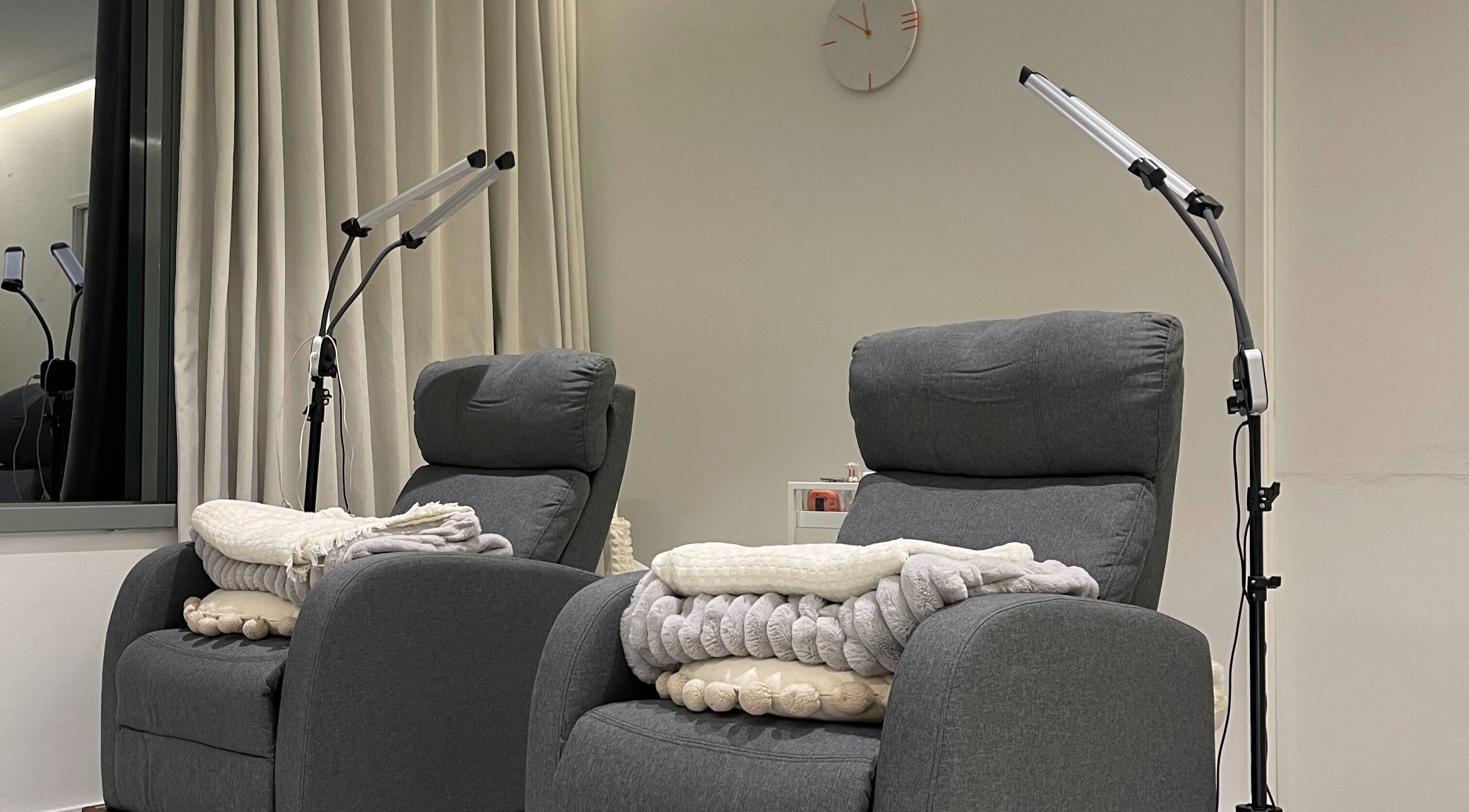 Relaxing chairs at MIU MIU EYELASHES I CHATSWOOD, Chatswood, New South Wales, AU, perfect for eyelash extensions.