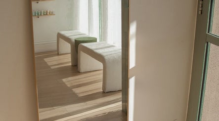 Lived in Queen imagem 2