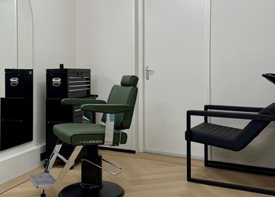 Moderne saloninterieur bij CTDthelabel, Oosterhout, Noord-brabant, NL.