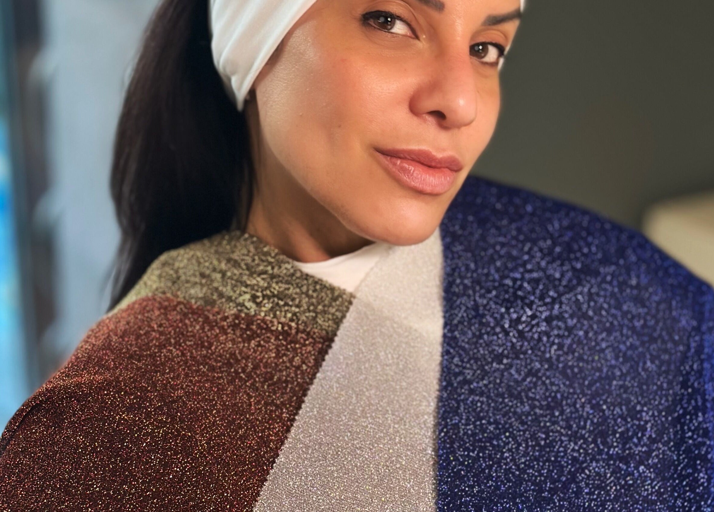 Donna con drappi colorati presso FPM studio lab _ Armocromia e Style Designer, Bologna, Emilia-Romagna, IT.