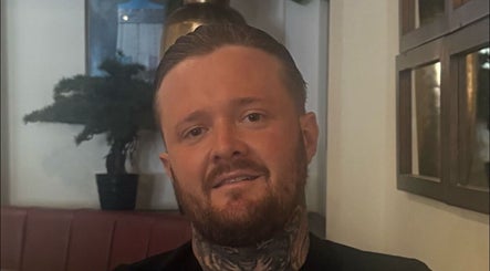 Eclipse barbering balcombe