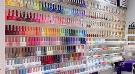 Glow In Style Nails image 2