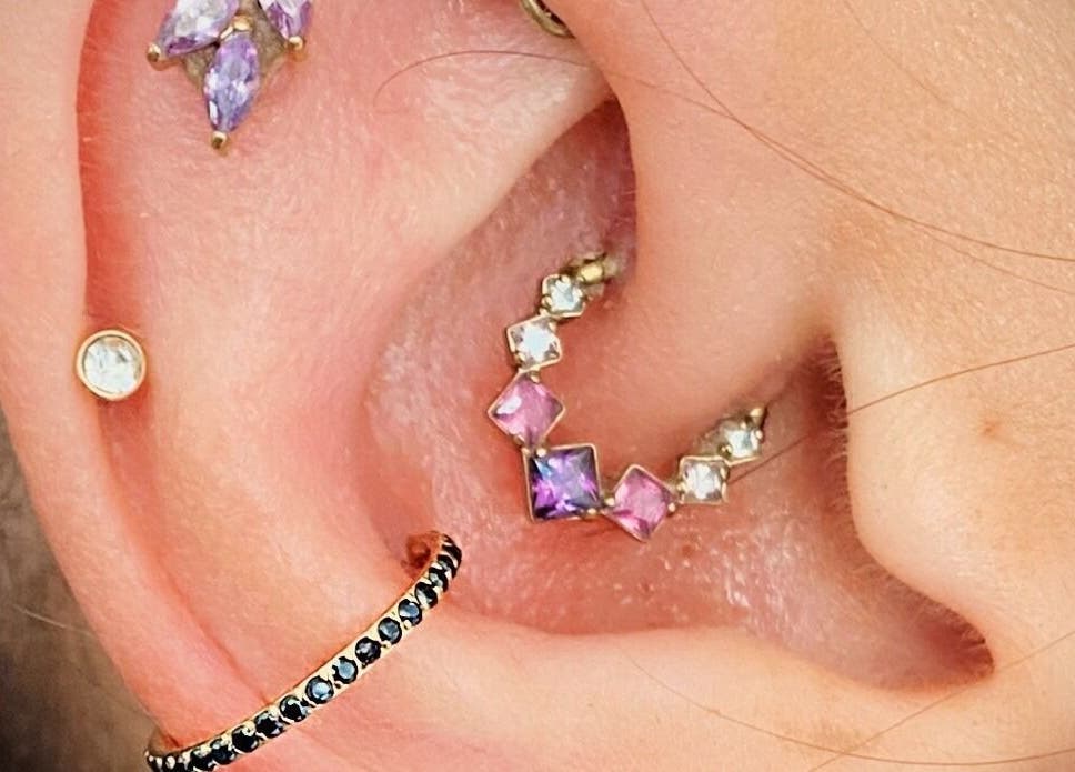 Bijoux d'oreille modernes chez L’épine rose | Piercing, Bruille-saint-amand, Hauts-de-france, FR.