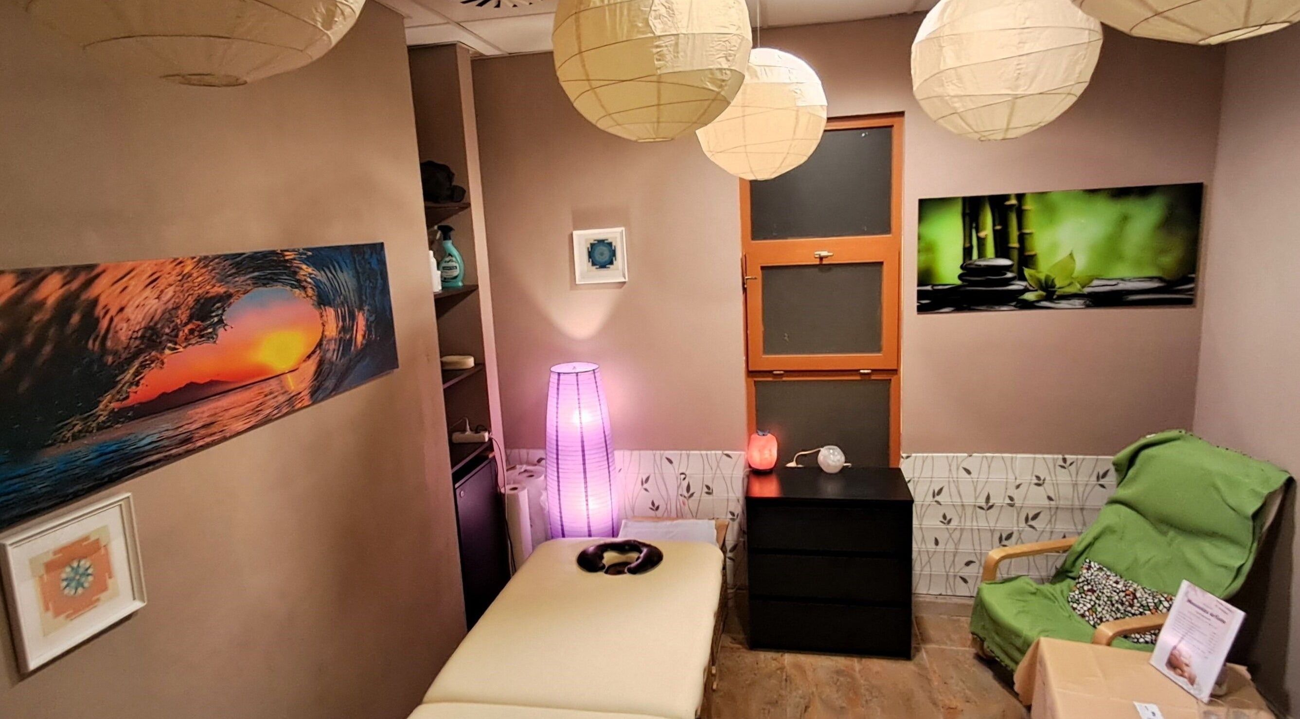 Nyugodt masszázs szoba a Jógaliget és Fitness - Erzsébetligeti uszodában, Budapest, Magyar, HU.