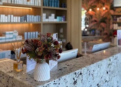 Elegant reception at Routine Contour Clinic- Highpoint Shopping Centre, Melbourne, Victoria, AU.
