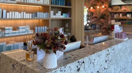 Elegant reception at Routine Contour Clinic- Highpoint Shopping Centre, Melbourne, Victoria, AU.