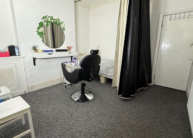 Glam Onwheel beauty room with styling chair and ornate mirror, Leicester, England, GB.
